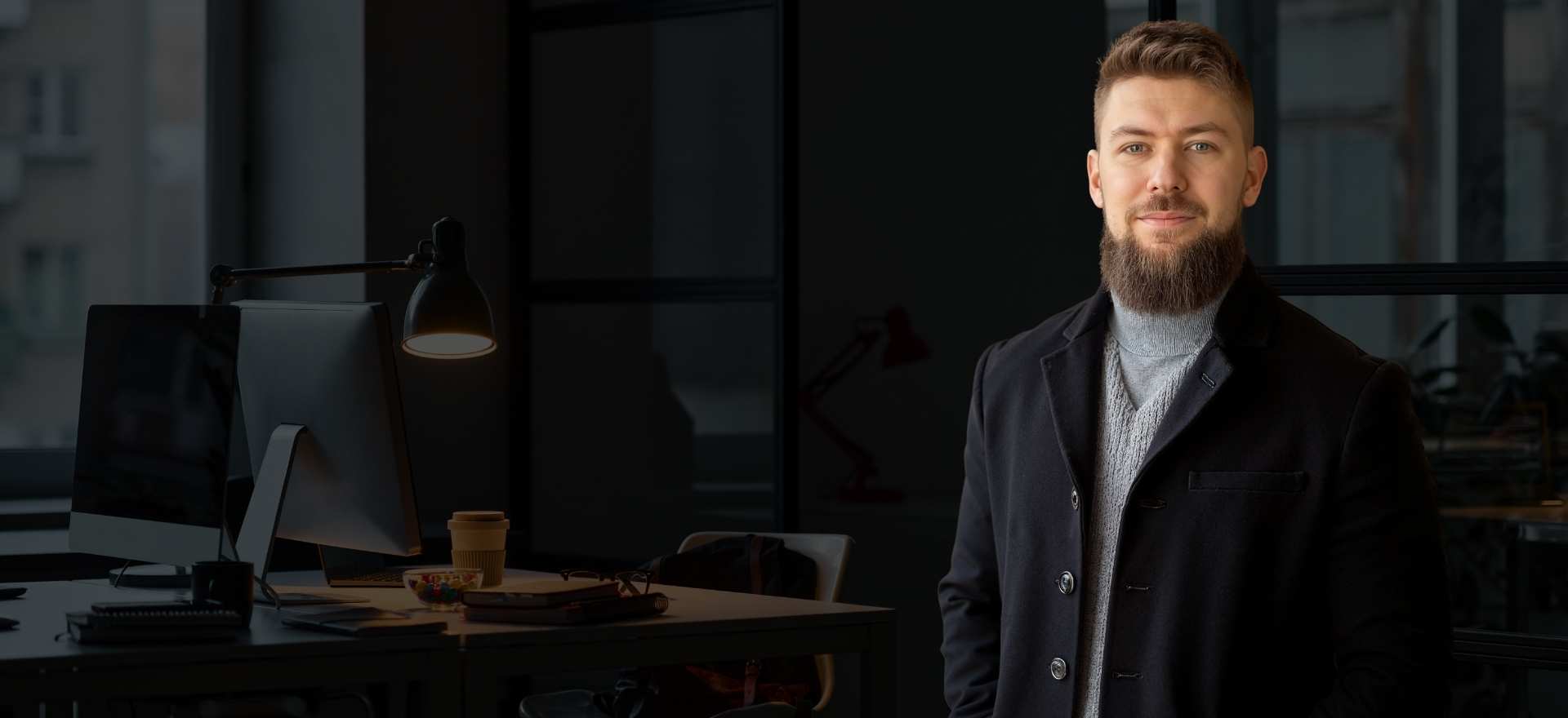 Mobil Bild oben Pascal Mayer Hintergrund (2).jpg