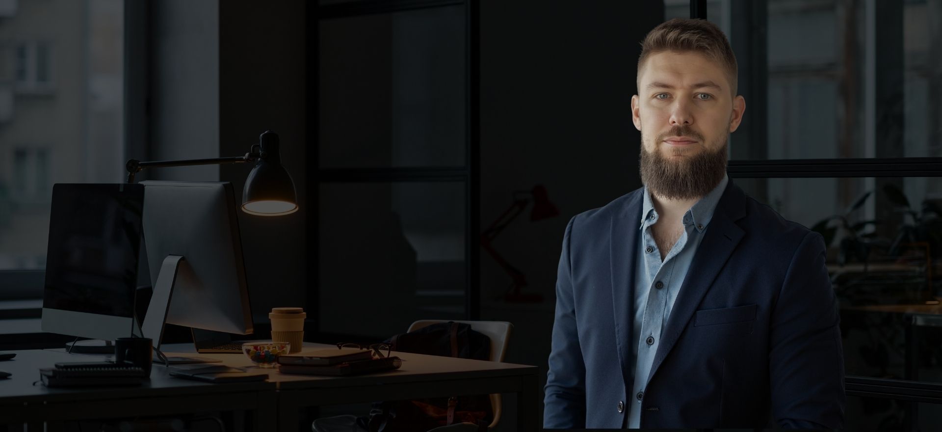 Mobil Bild oben Pascal Mayer Hintergrund (1).jpg