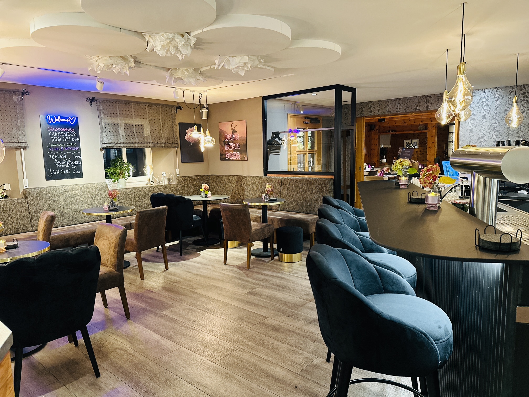 gemütliche Bar im Restaurant und Hotel Amtzell