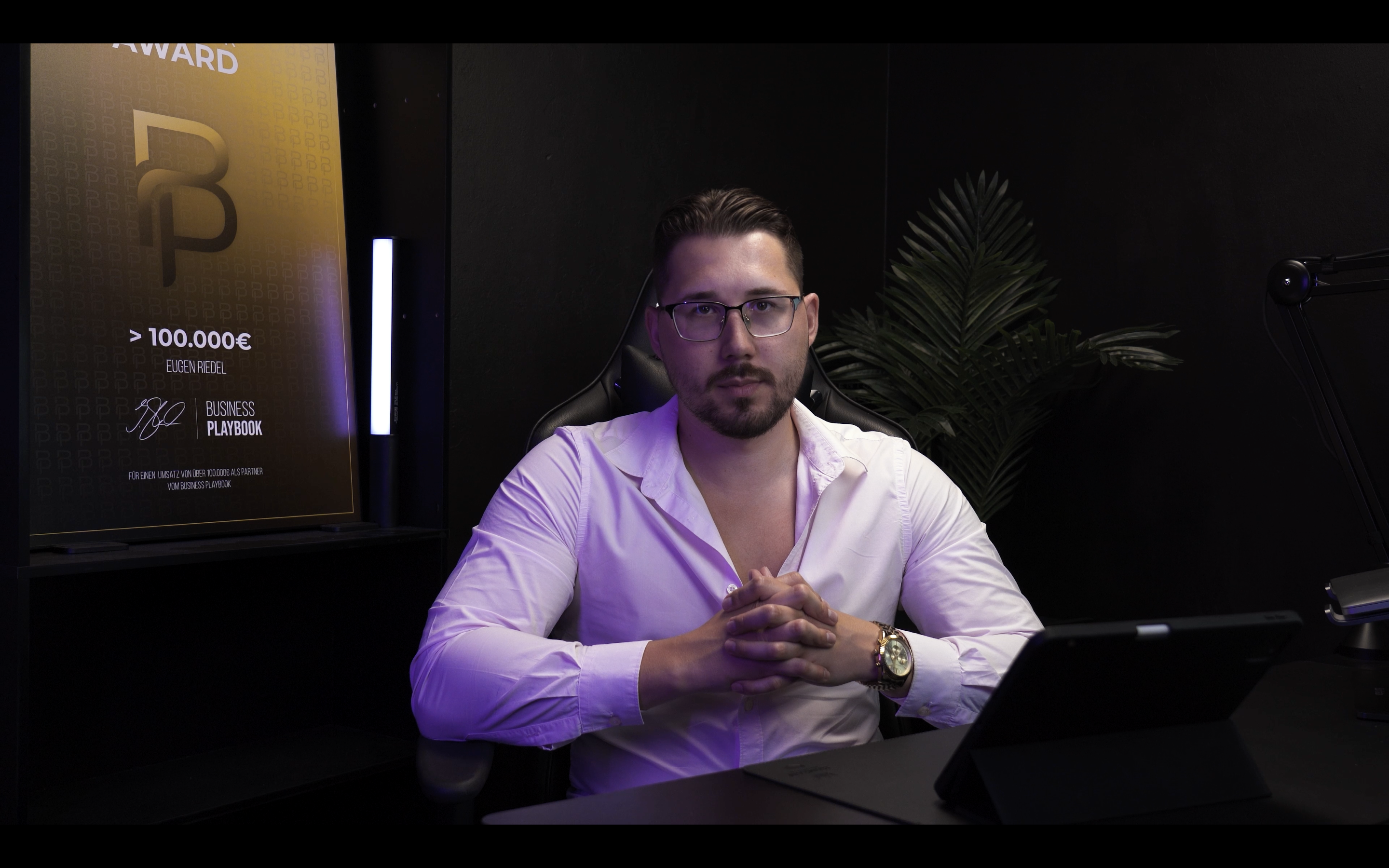 Rosa Hemd Eugen .png