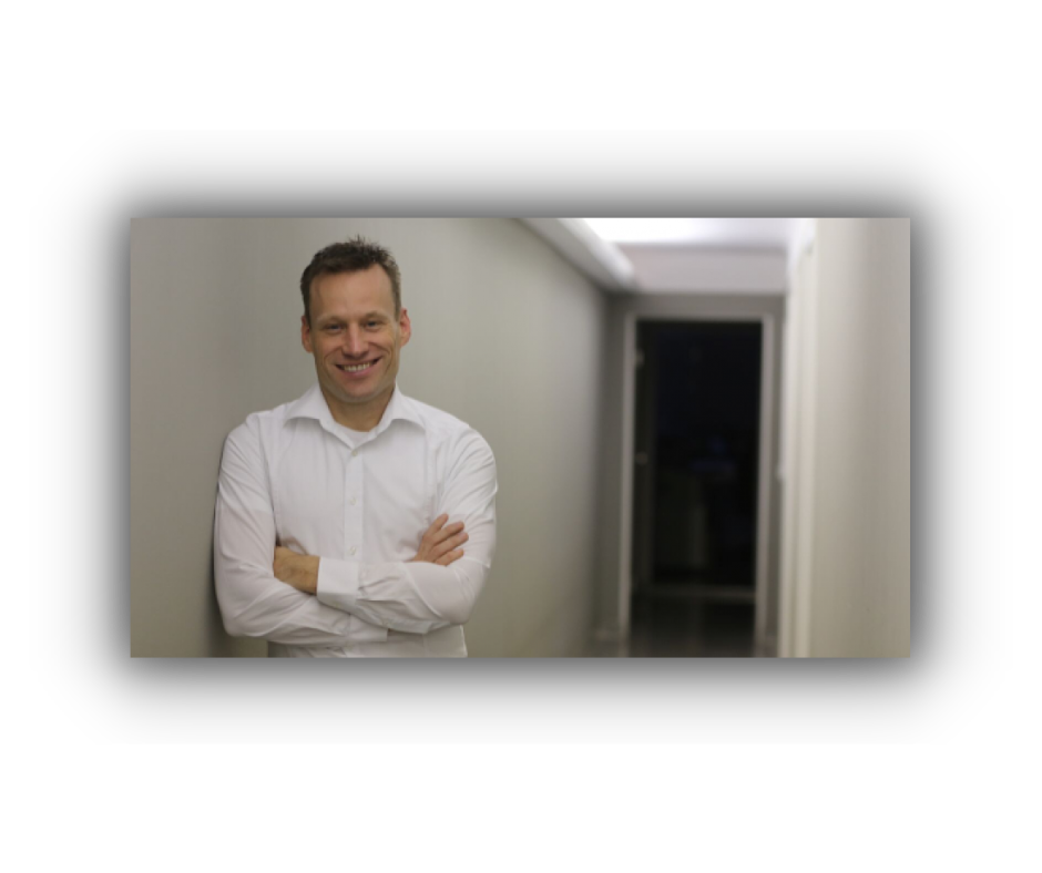 Tim Wolff - Im Flur.png