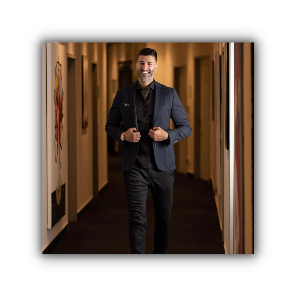 Murat Homepage mit Schatten.png