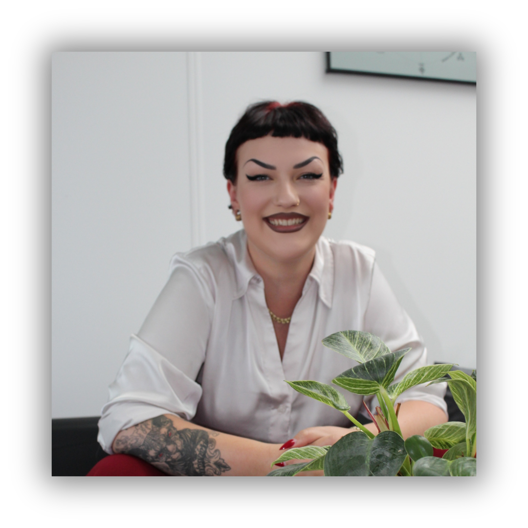 Cerne Nadja - Insta.png