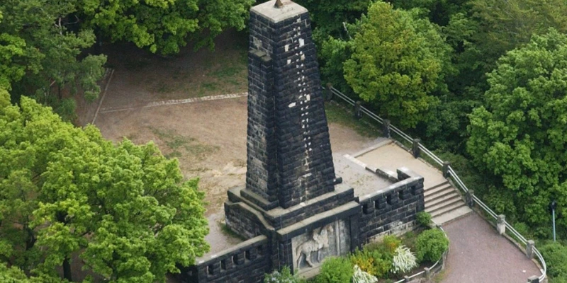 Das König Albert Denkmal in Rochwitz: Ein historisches Wahrzeichen und sein Einfluss auf die Immobilienbewertung