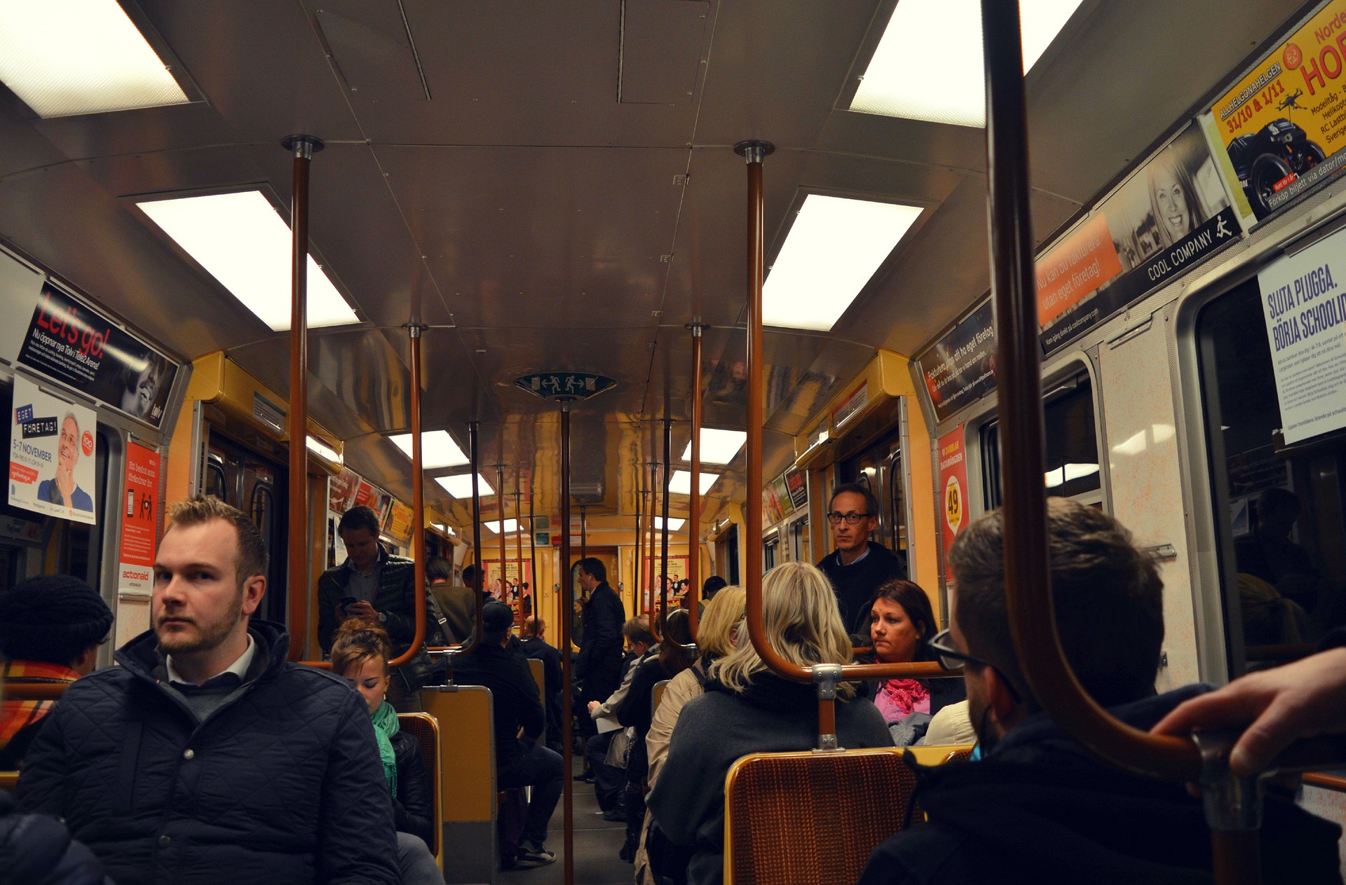 In der Bahn oder im Bus Frauen / Singles kennenlernen