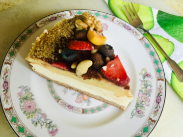 Rezept: Quark-Pudding-Torte mit buntem Obst und Nüssen (glutenfrei)