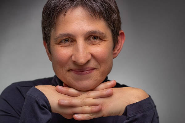 Marion zufrieden kleiner.jpg