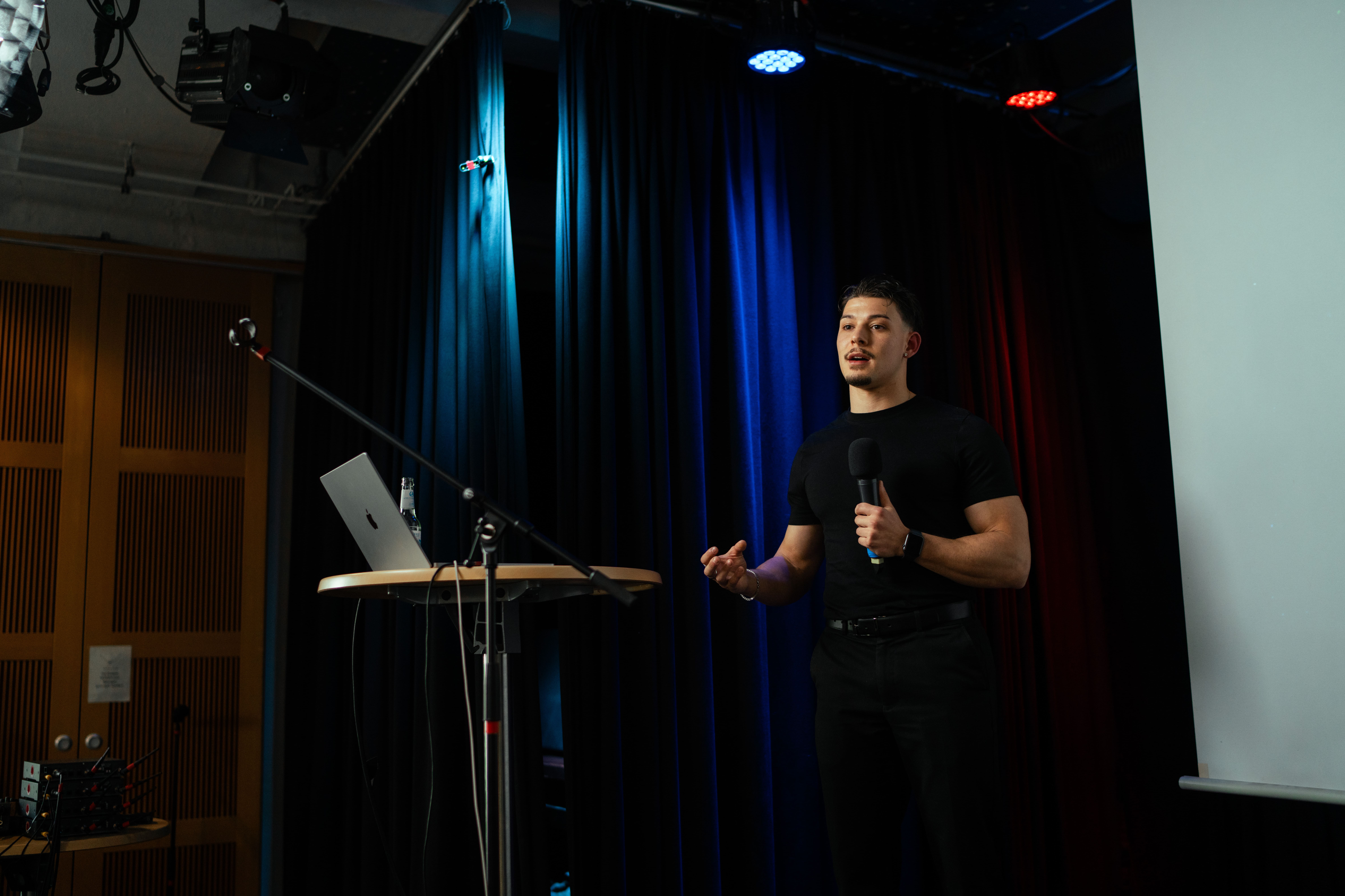 Mik Dietrichs - Event HH 2025-216-min.jpg