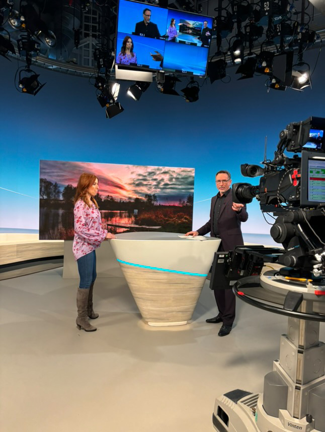 TV-Studio Interview mit Expertin