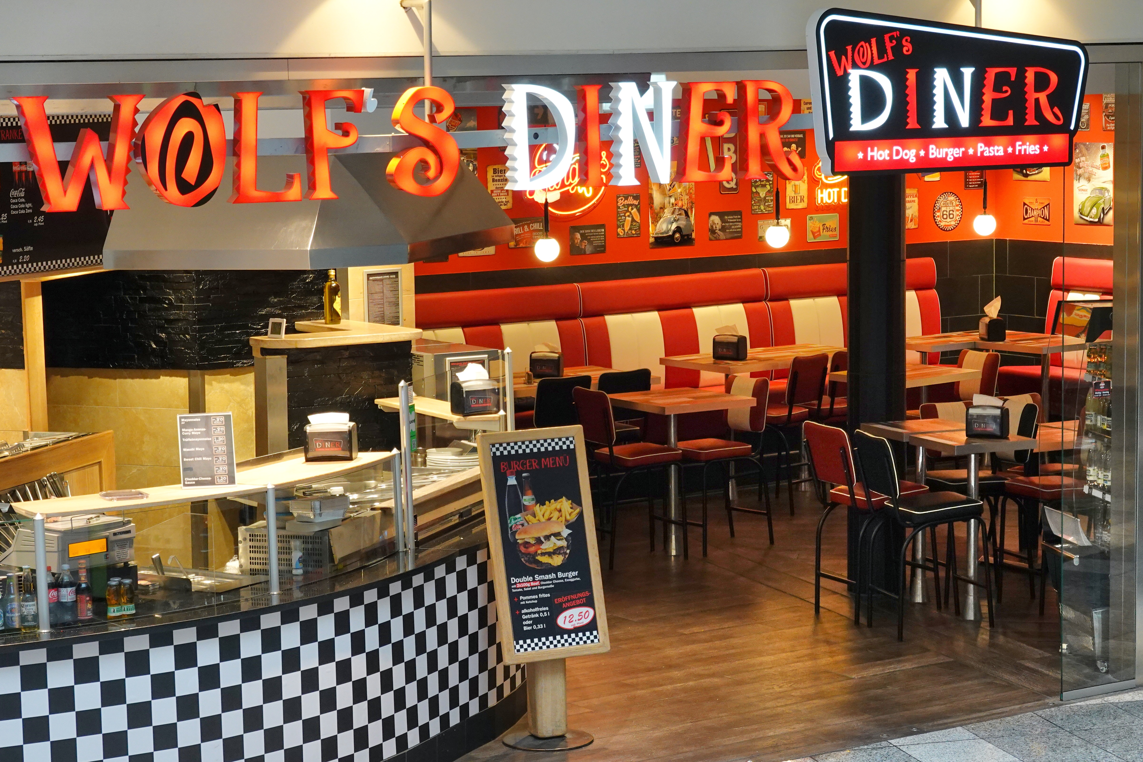 6211 2023 11 (8)Diner.JPG