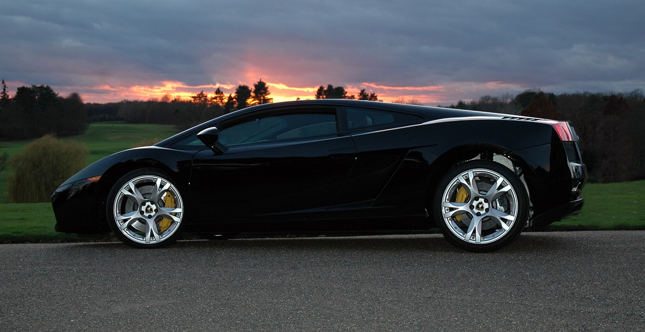 Lambo in black