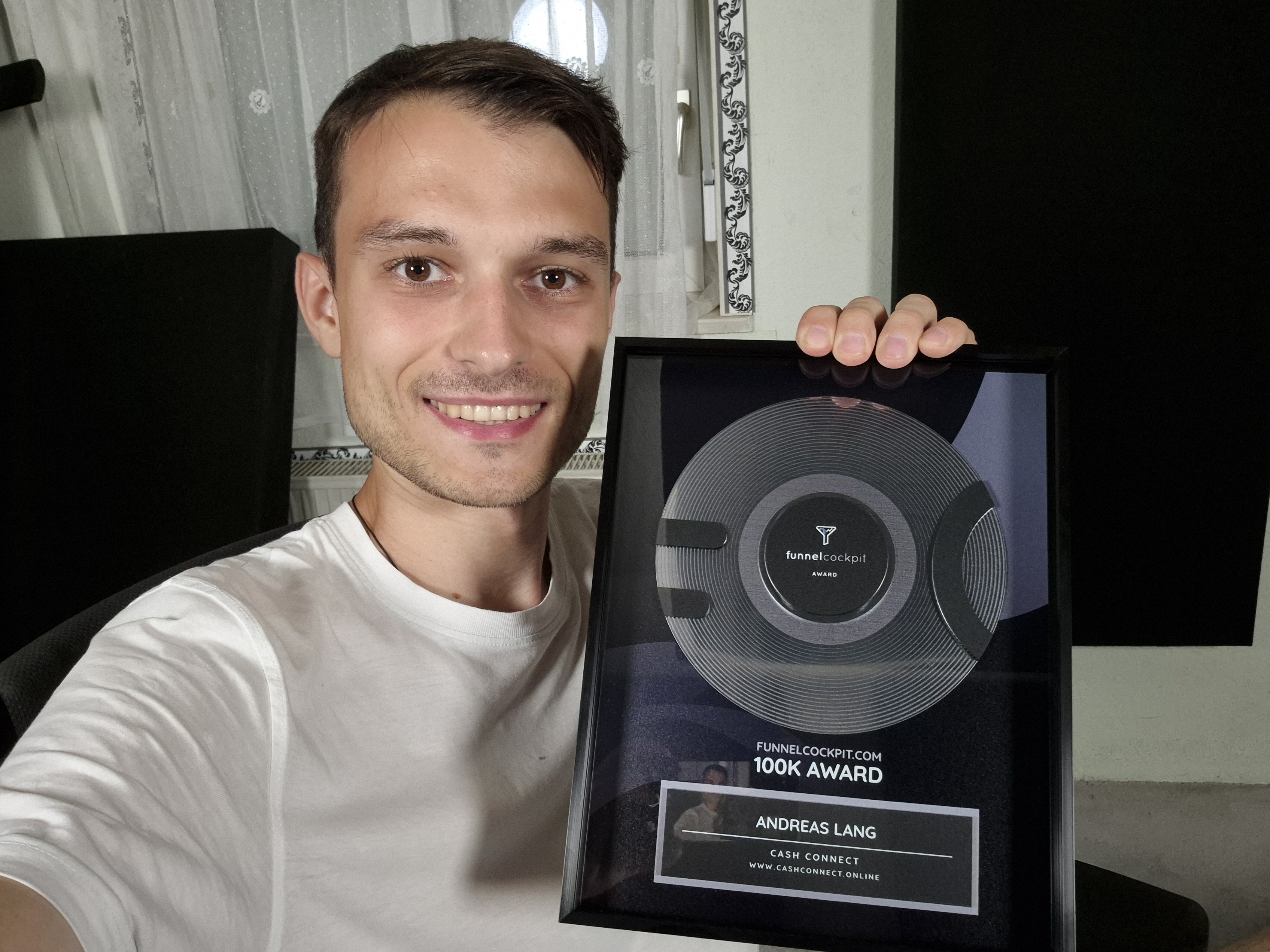 100K Award (9).jpg