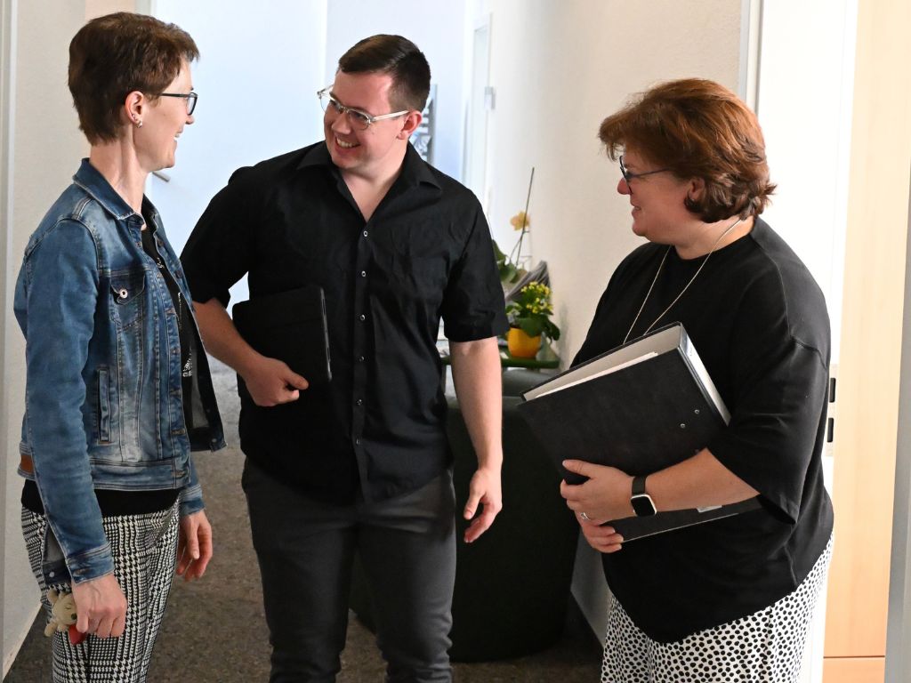 Blue & White Modern Line Chart Graph (1).jpg