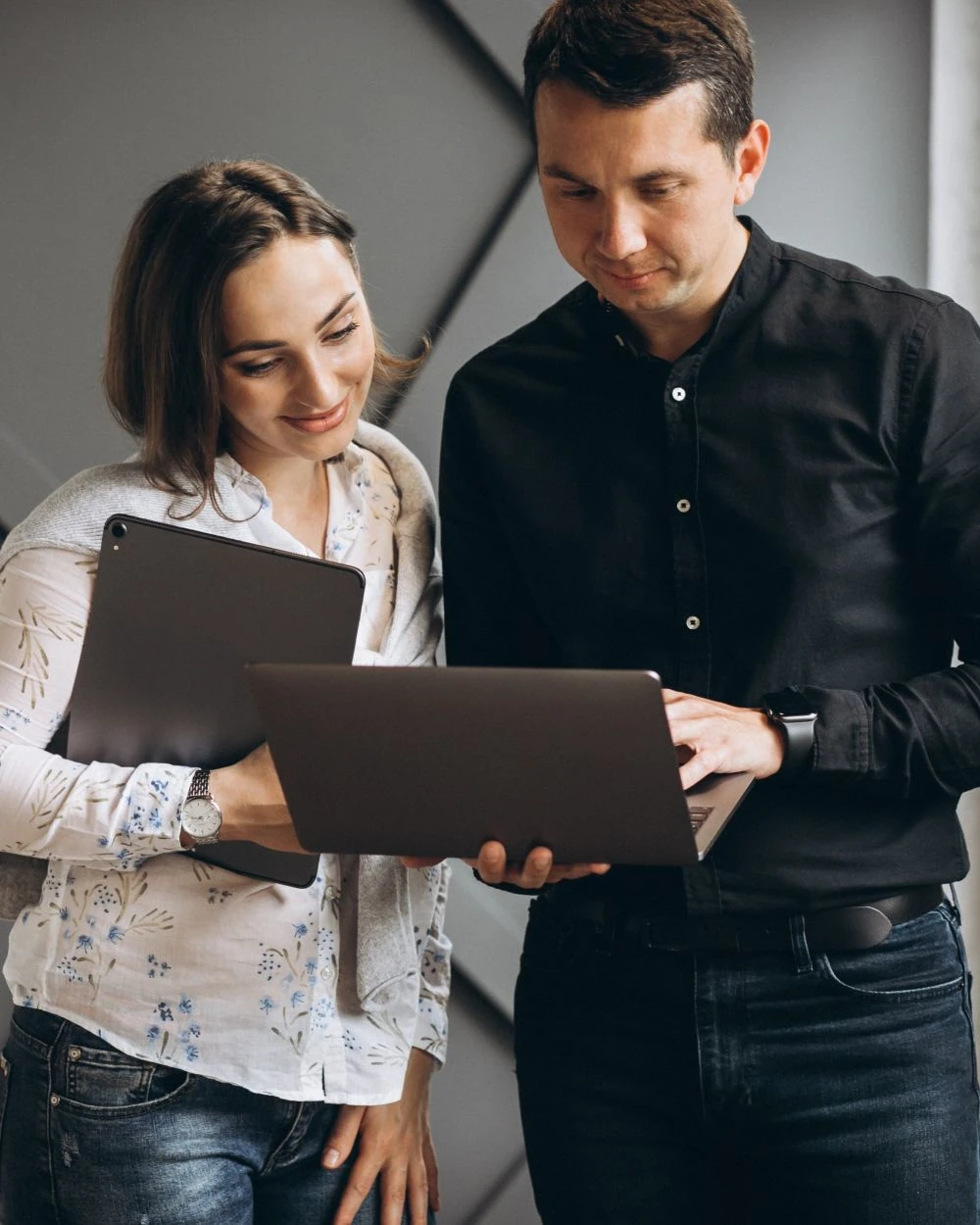 Frauen bei der Kommunikation