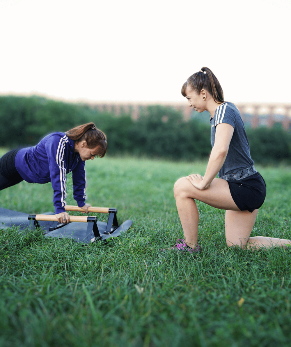 Weiß Schwarz Modern Minimalistisch Personal Training Anzeige Pinterest Pin(2)(1).png