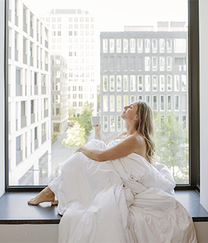 Lächelnde Fotografin