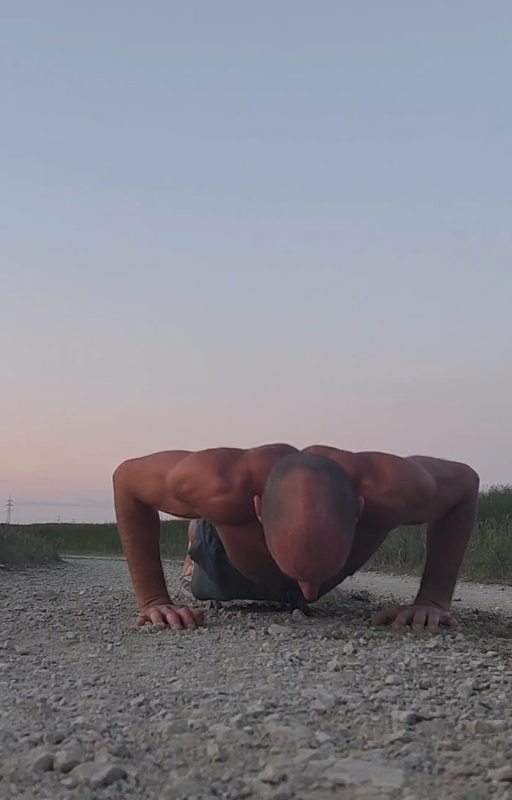 Grün Weiß Einfach Schlicht Fotografisch Gesund Ernährung Gemüse Ebook Cover (3).png