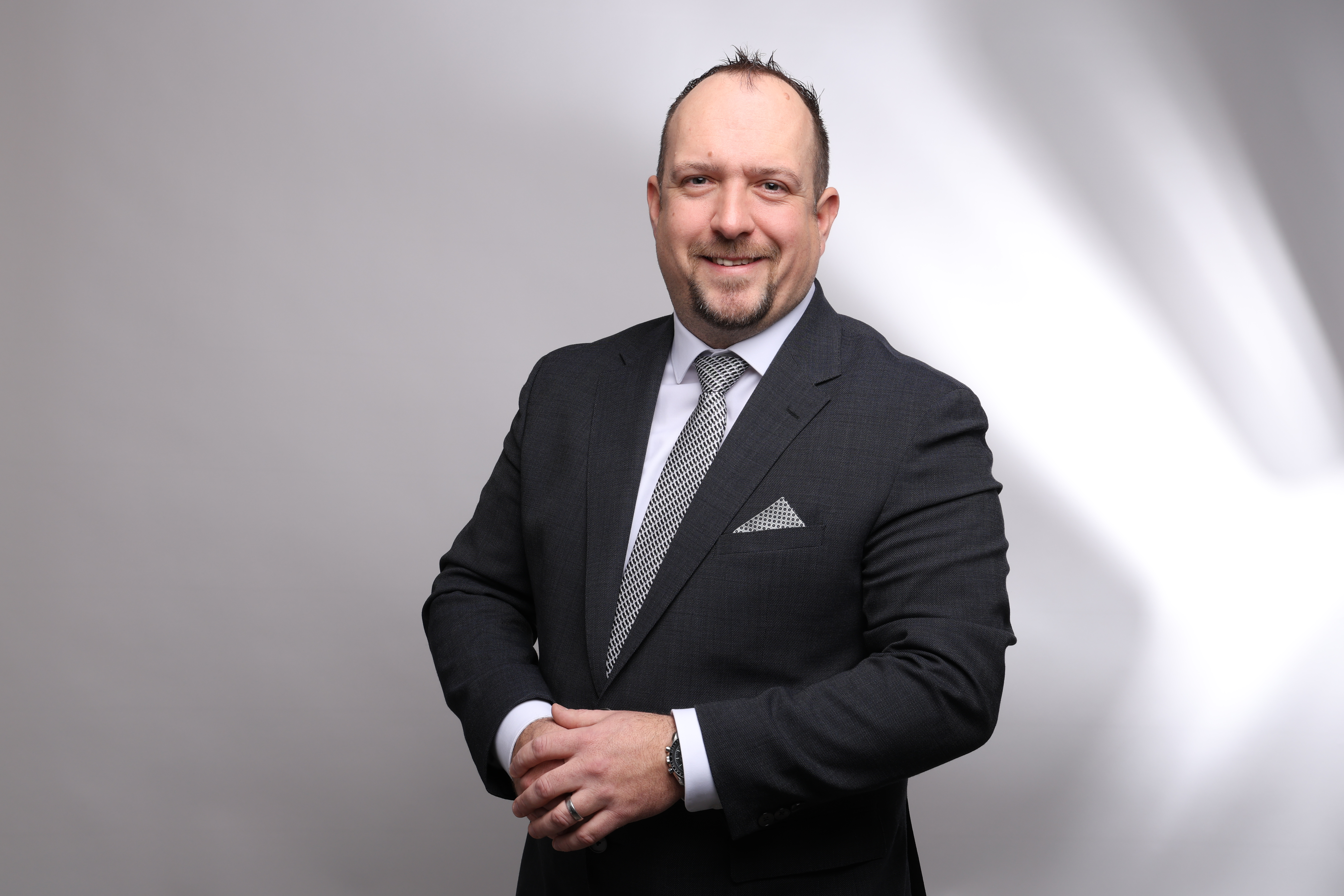 Ingo Pautsch Investmentstratege und Strategieberater mit Krawatte