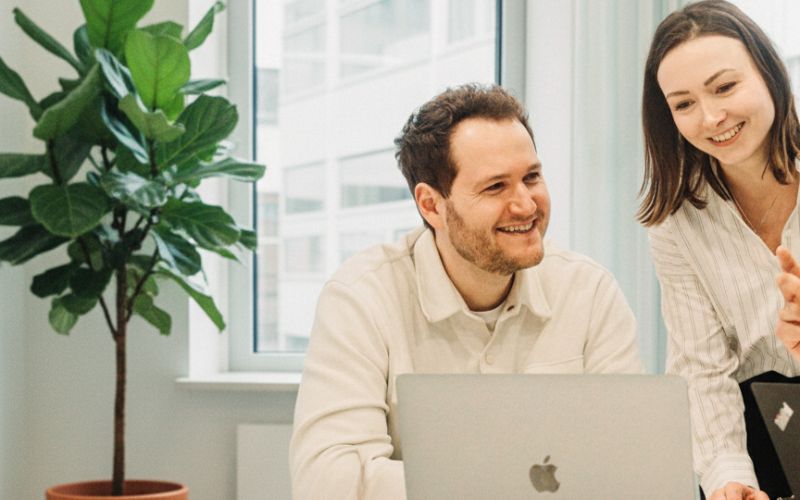 Data Analyst_mobil.jpg