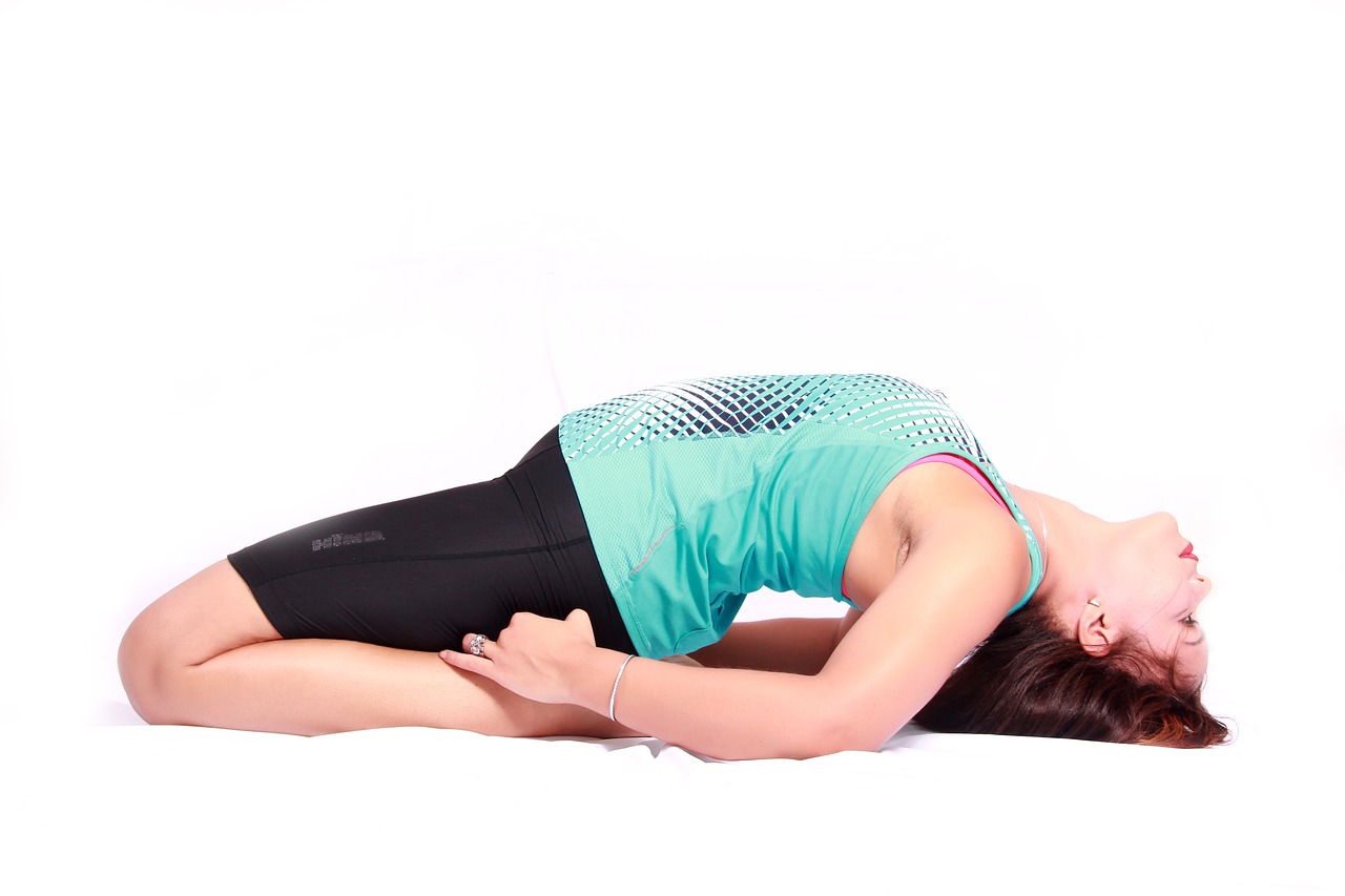 Yoga liegender Held