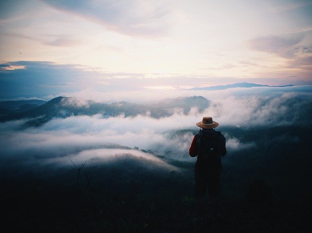 Mann auf dem Berg