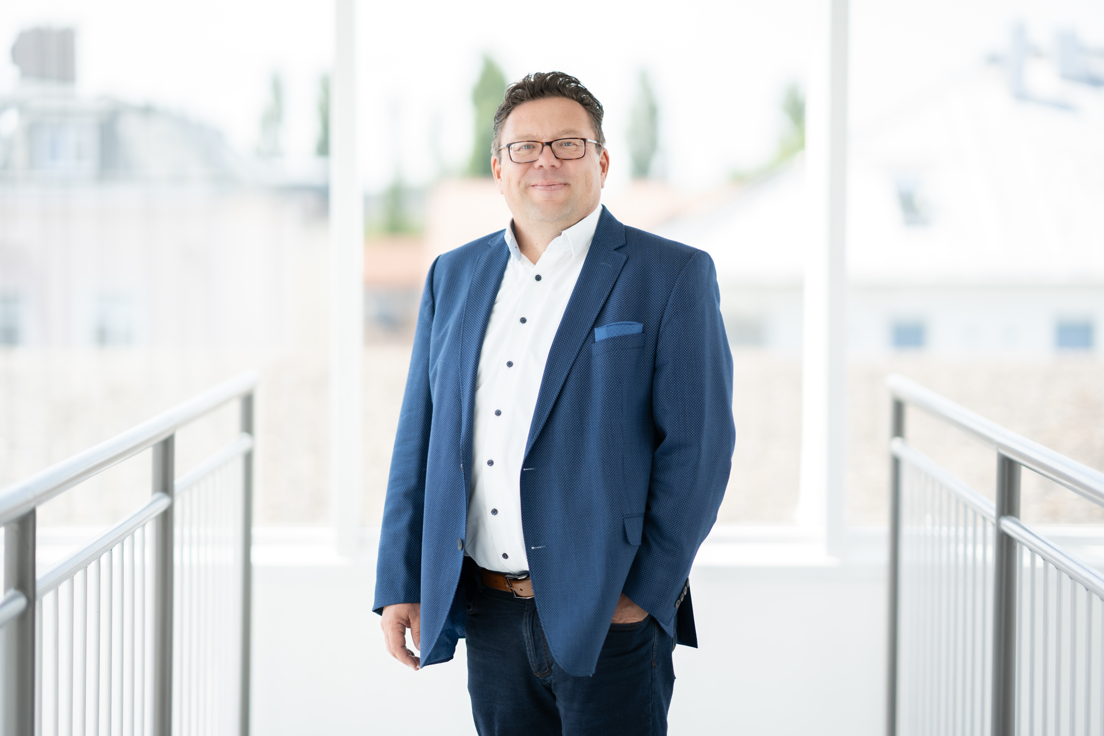 Kai-07-Business (hell).jpg