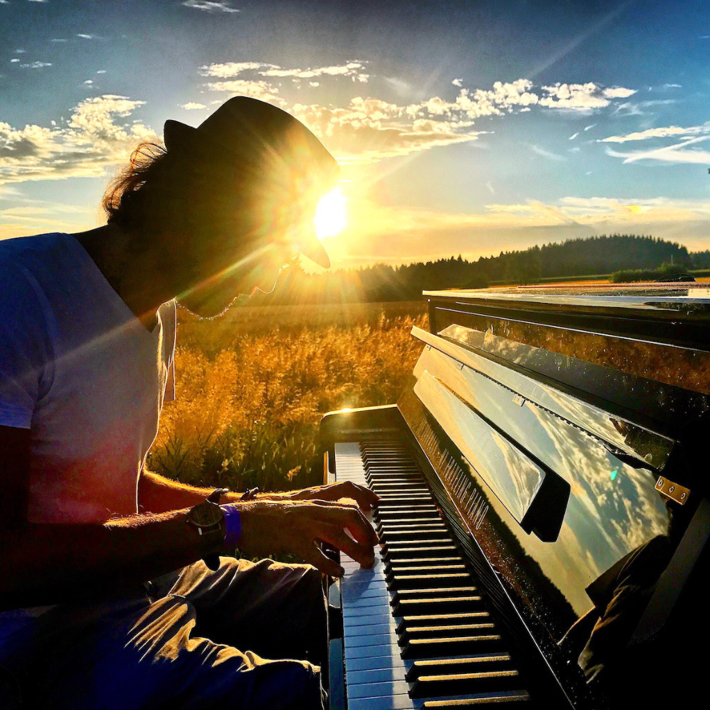 Joe Löhrmann - My Traveling Piano