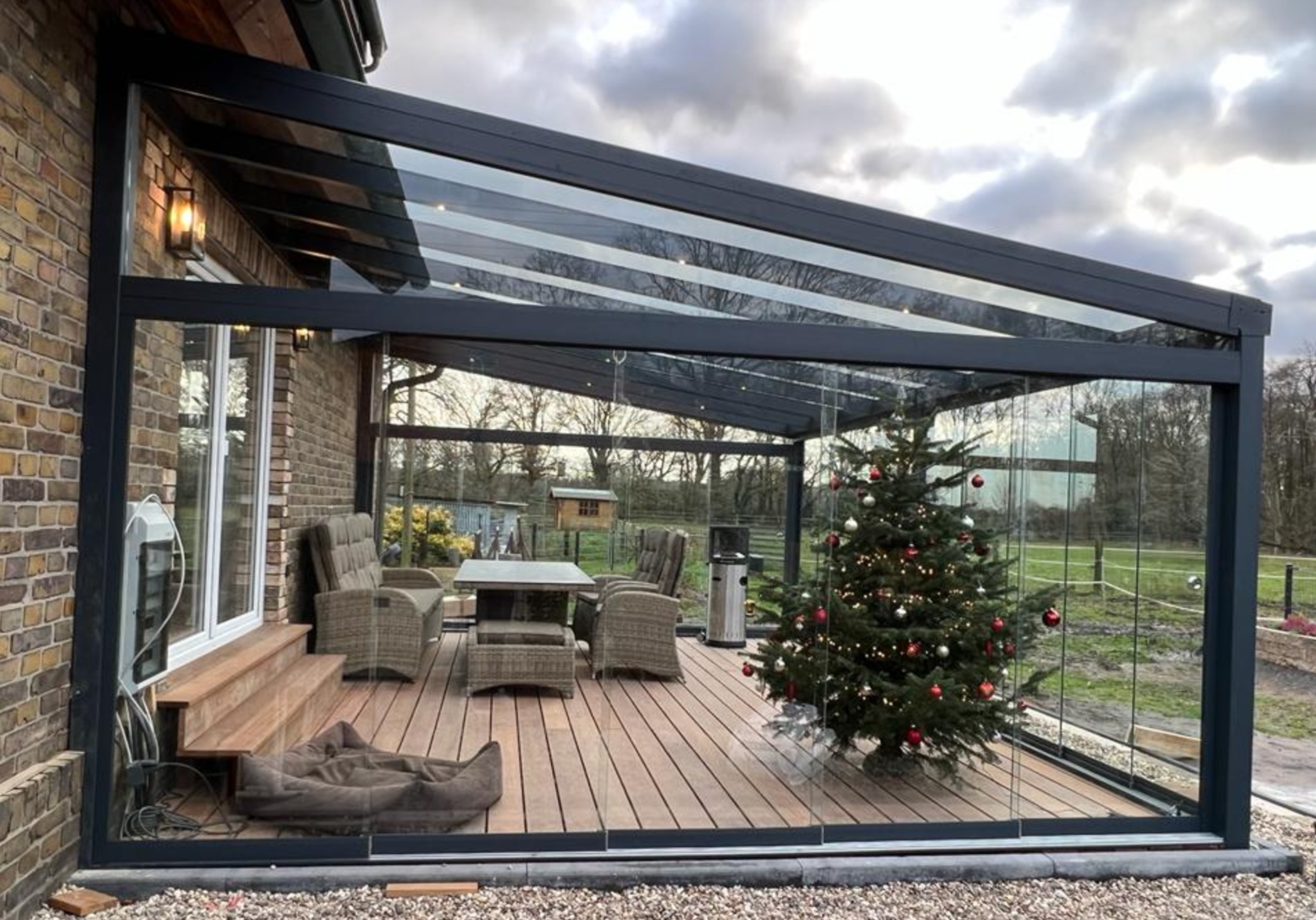 casa terrassendach baum.jpg
