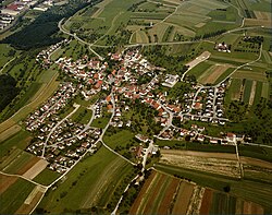 Luftbildarchiv_Erich_Merkler_-_Weiler_-_1983_-_N_1-96_T_1_Nr._898.jpg