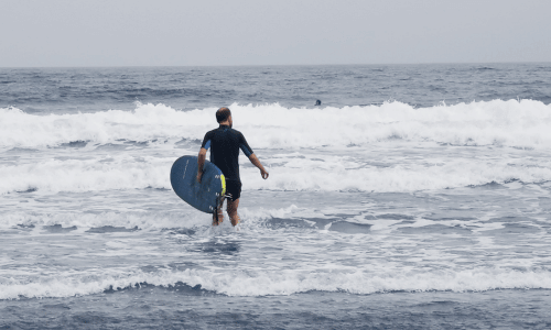 Selbstverwirklichung beim Surfen im Meer