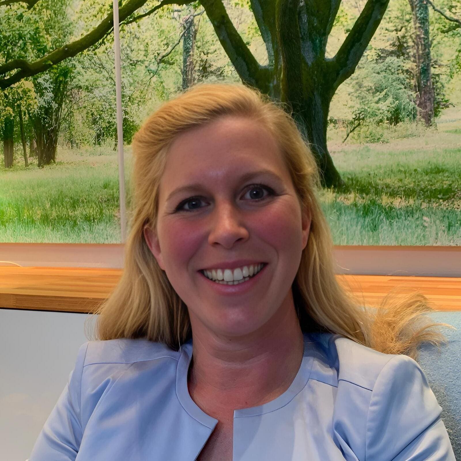 Dr. Bredow-Zeden.jpeg