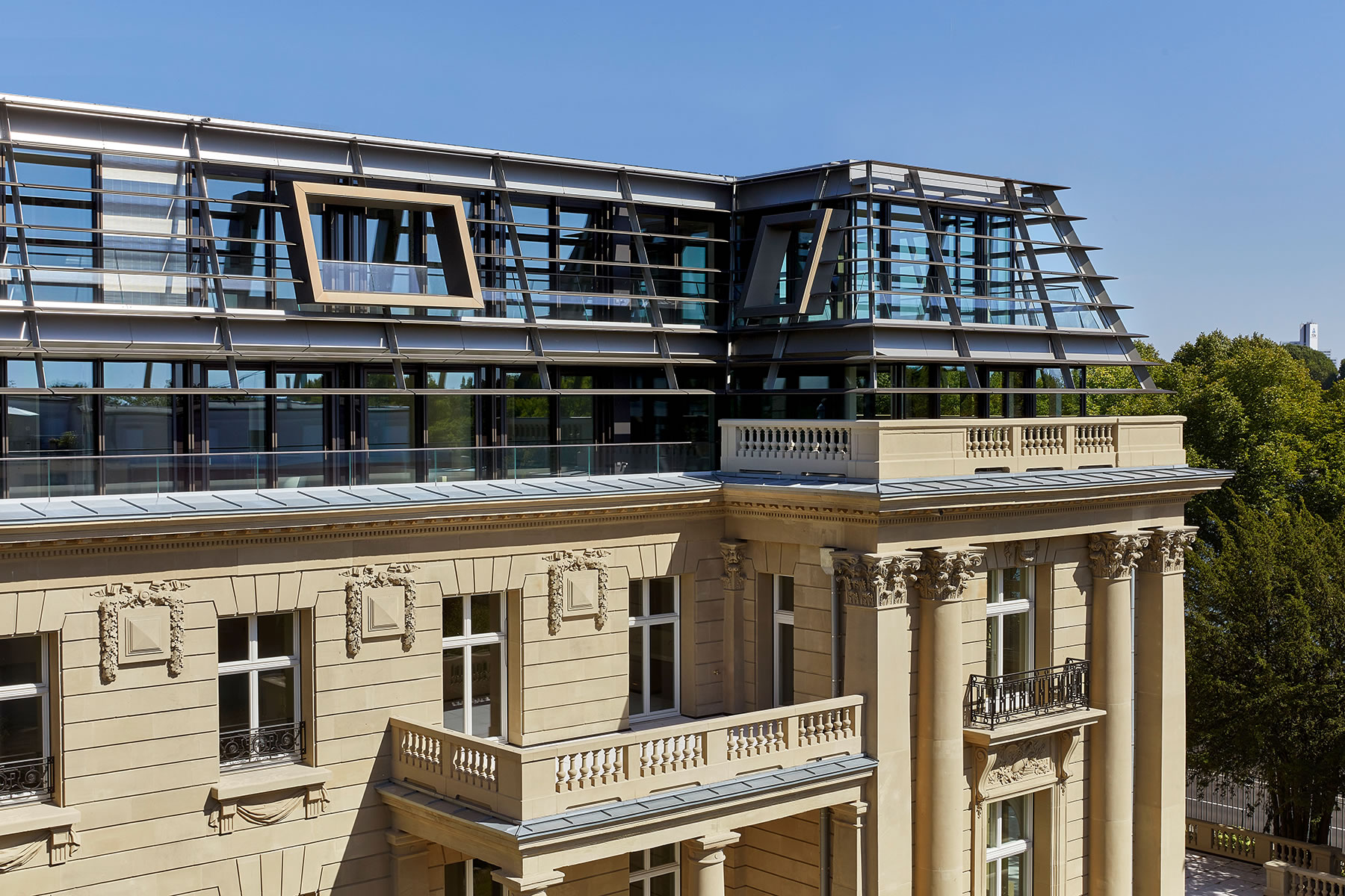 01-RvE_Palais_59_1800.jpg