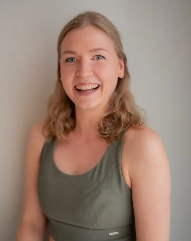Luisa Hagedorn lacht in die Kamera