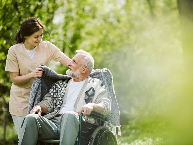 Alpha Projektentwicklung Ausstattung.jpg